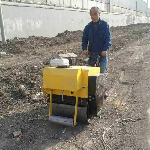 熟悉小型壓路機(jī)操作流程，提高工作效率